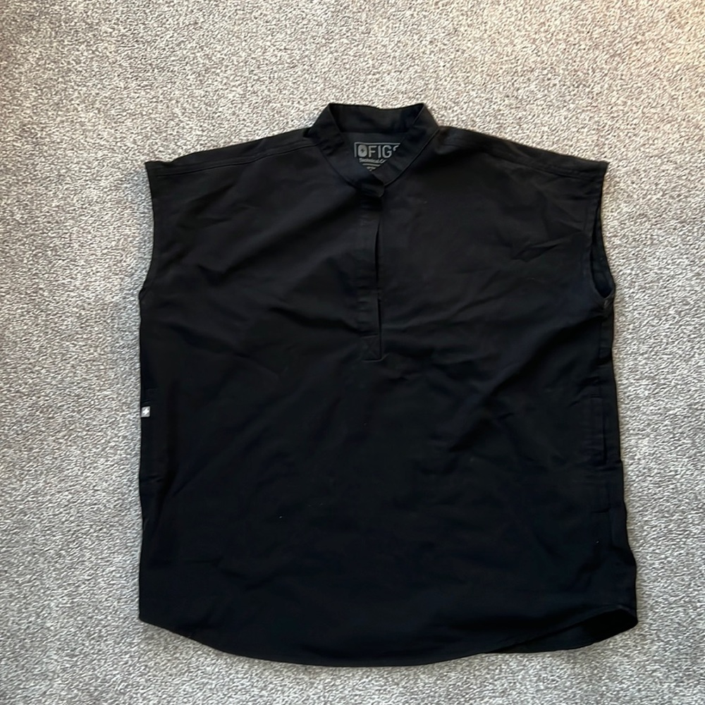 Figs scrub top